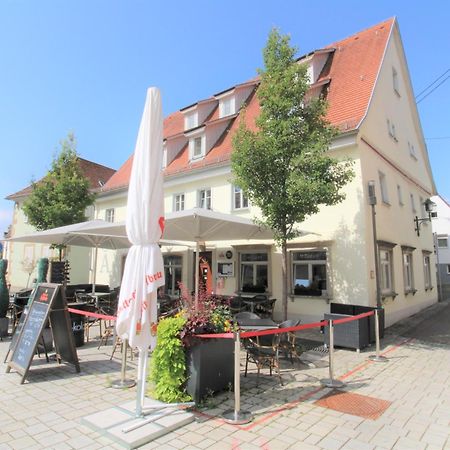 Hotel Adler Am Schloss Bonnigheim Exterior foto